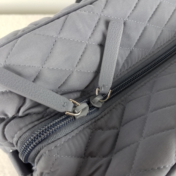 Vera Bradley Carbon Gray Medium Traveler Bag NWT - Picture 7 of 8